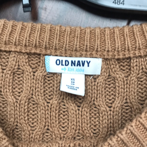 3 Like new sweaters from various brands! - Picture 4 of 6